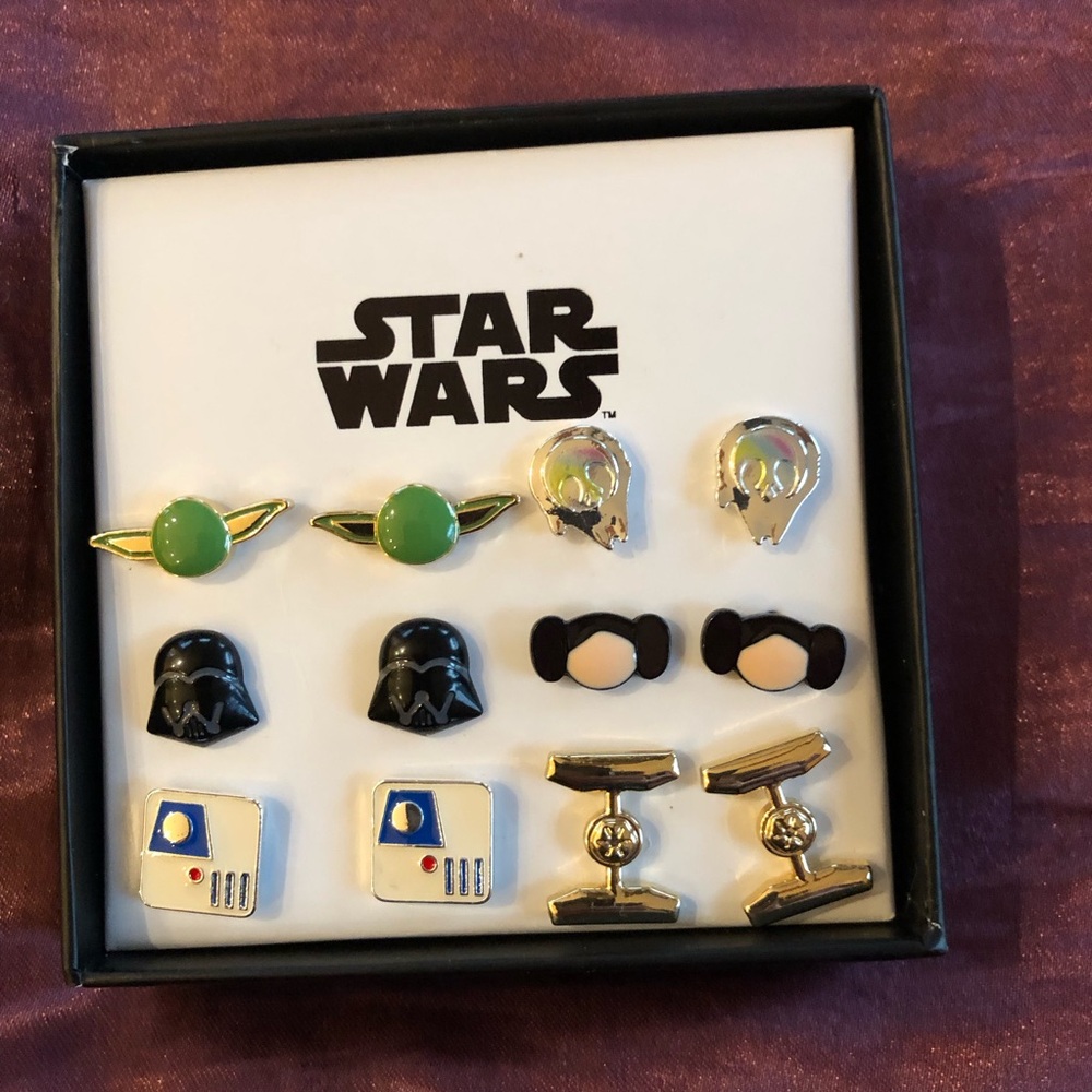 New STAR WARS Earring Set / in Box / Disney / Darth Vader, Leia Costume Jewelry